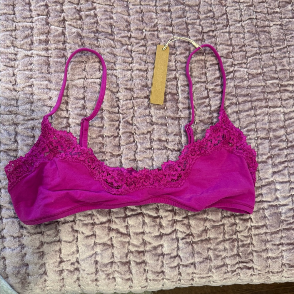 SKIMS NWT lace fits everybody scoop bralette